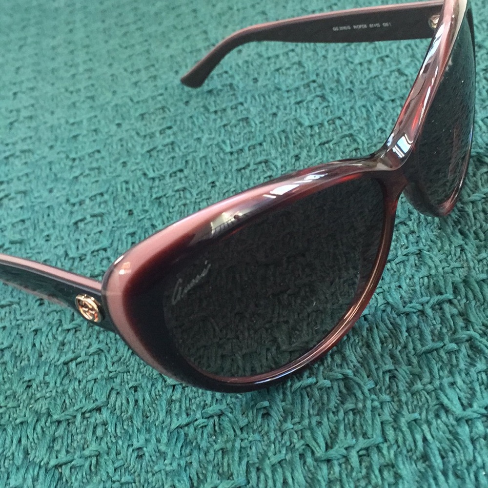 Gucci Sunglasses - Picture 6 of 8